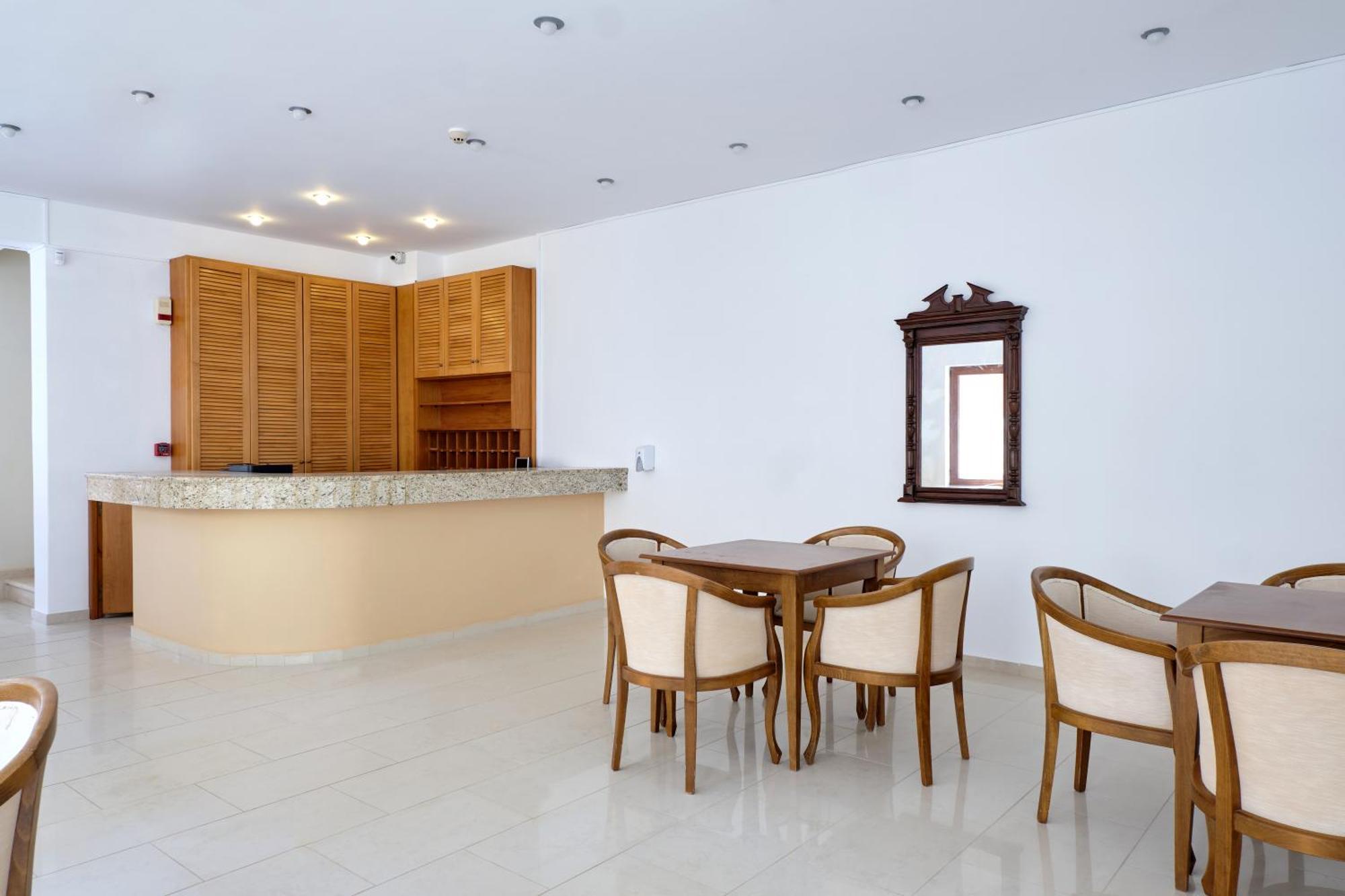 Niros Beachfront Aparthotel Kokkini Hani エクステリア 写真