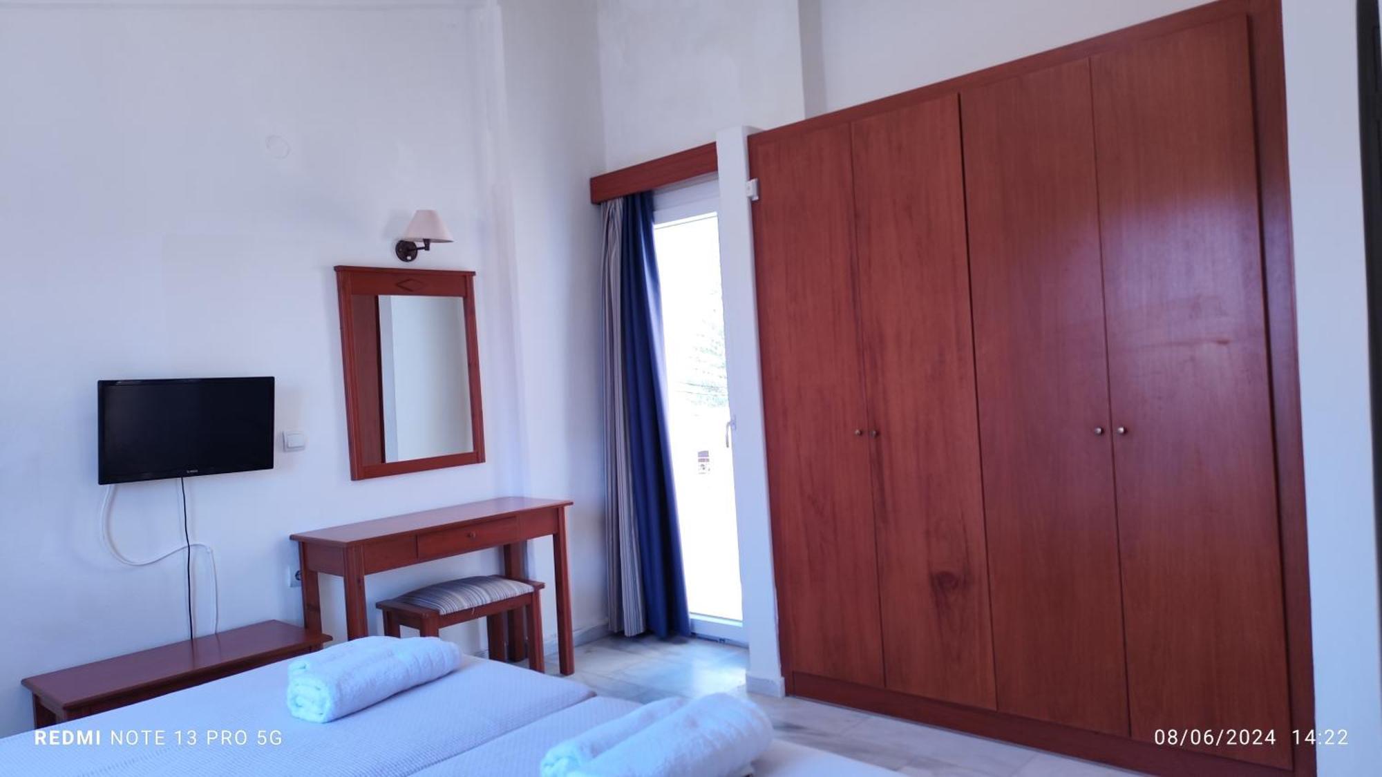 Niros Beachfront Aparthotel Kokkini Hani エクステリア 写真