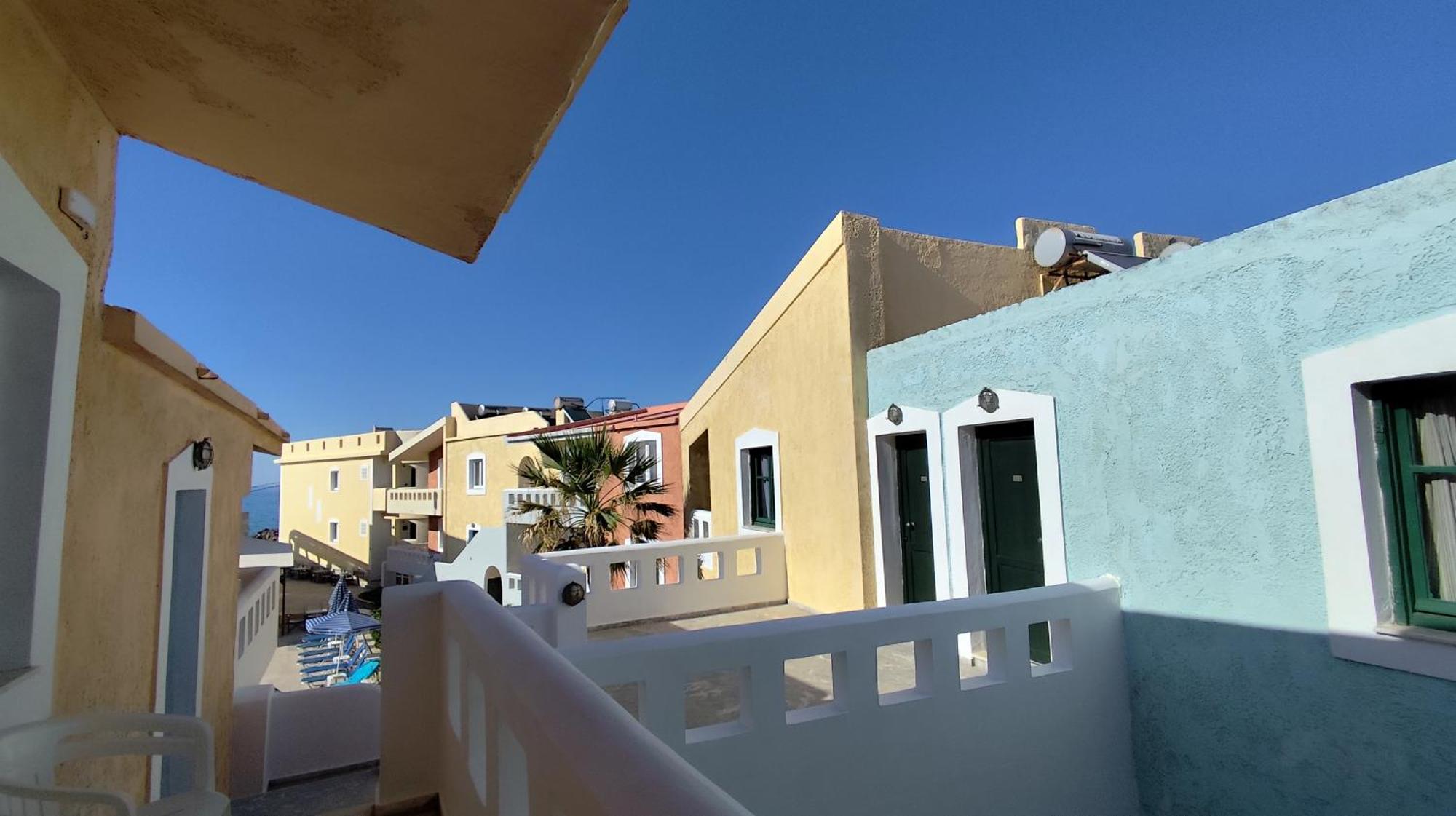 Niros Beachfront Aparthotel Kokkini Hani エクステリア 写真