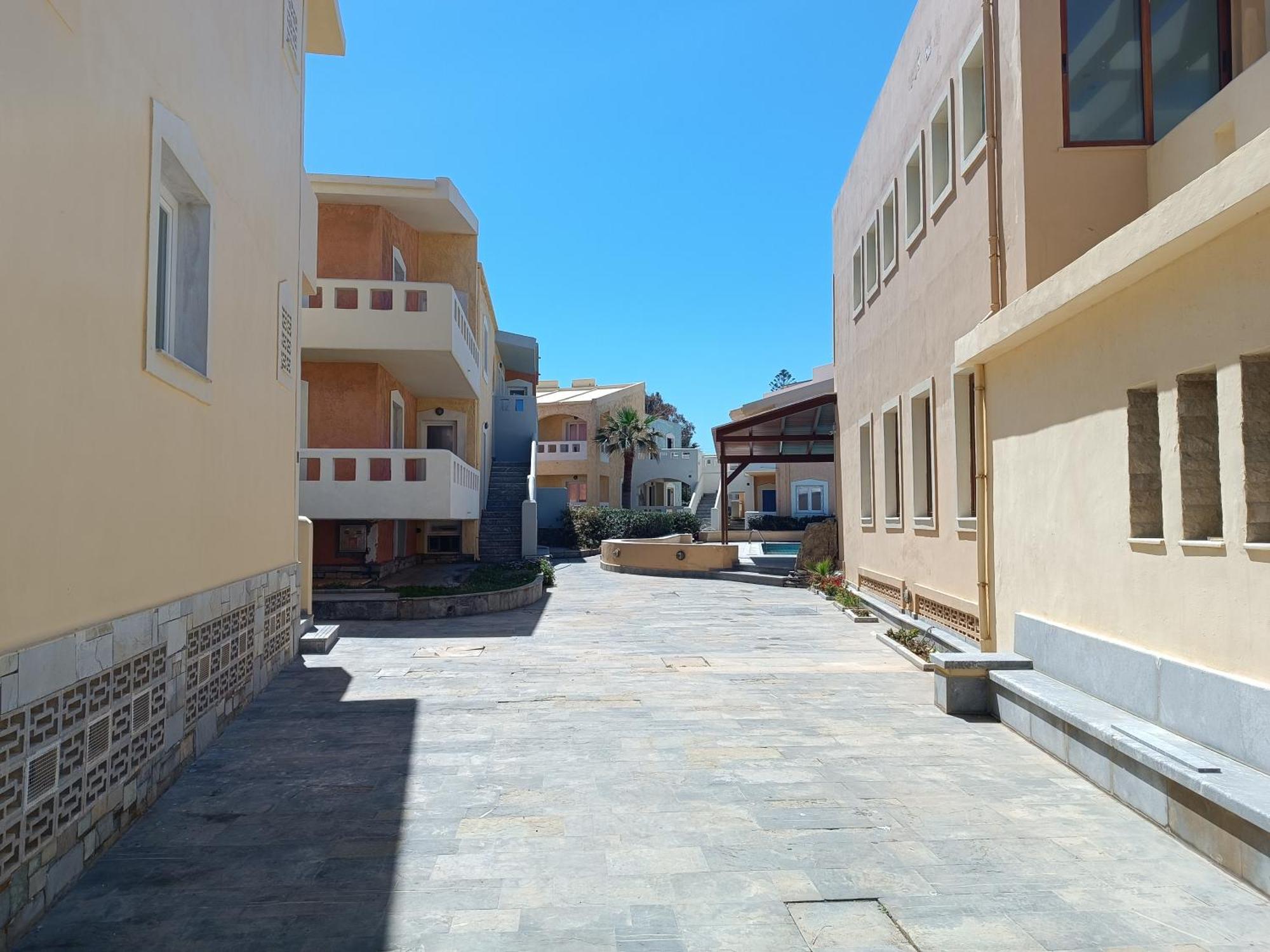 Niros Beachfront Aparthotel Kokkini Hani エクステリア 写真