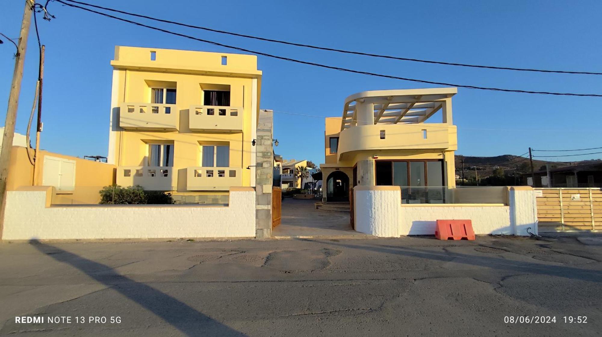 Niros Beachfront Aparthotel Kokkini Hani エクステリア 写真