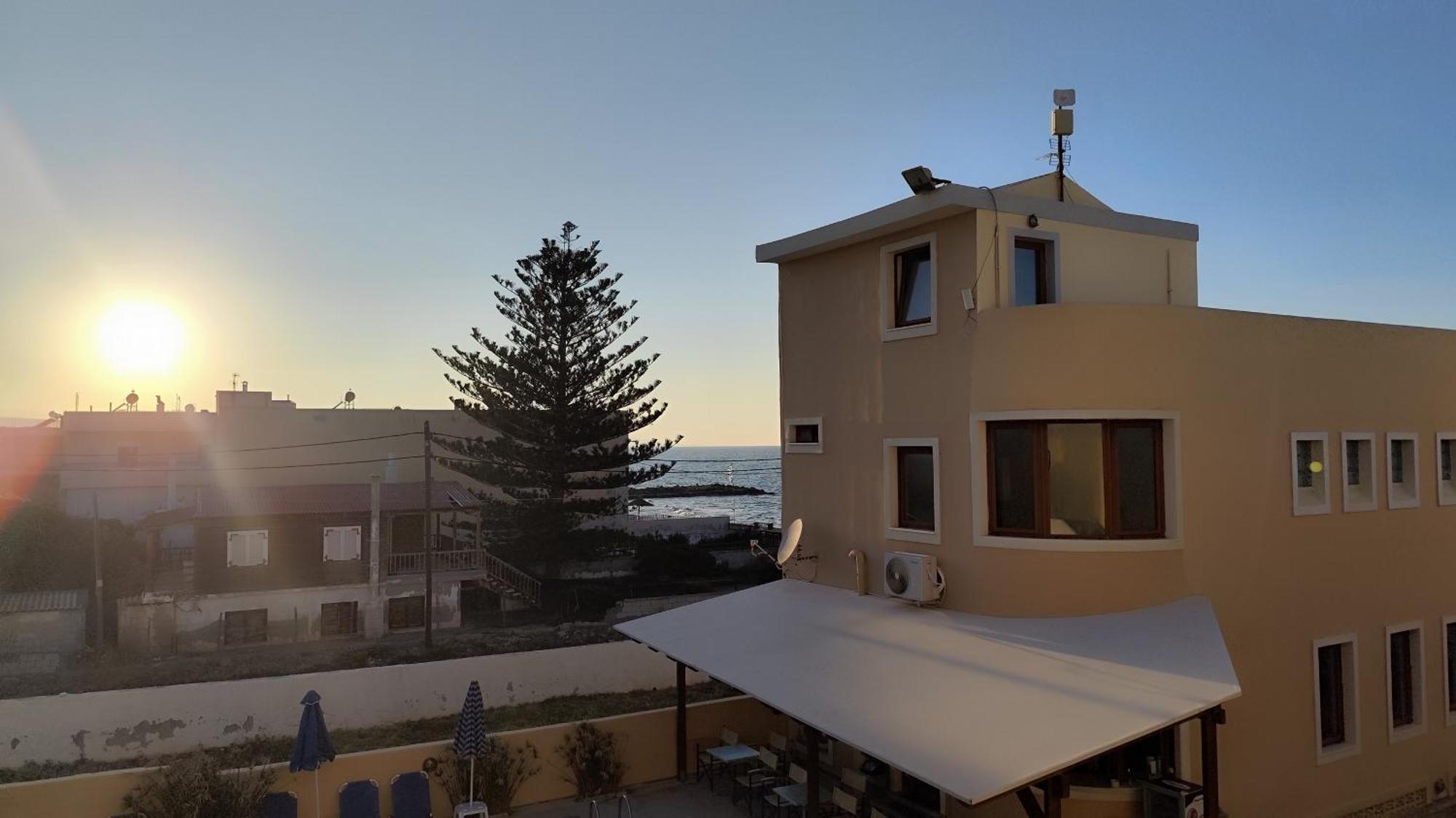 Niros Beachfront Aparthotel Kokkini Hani エクステリア 写真