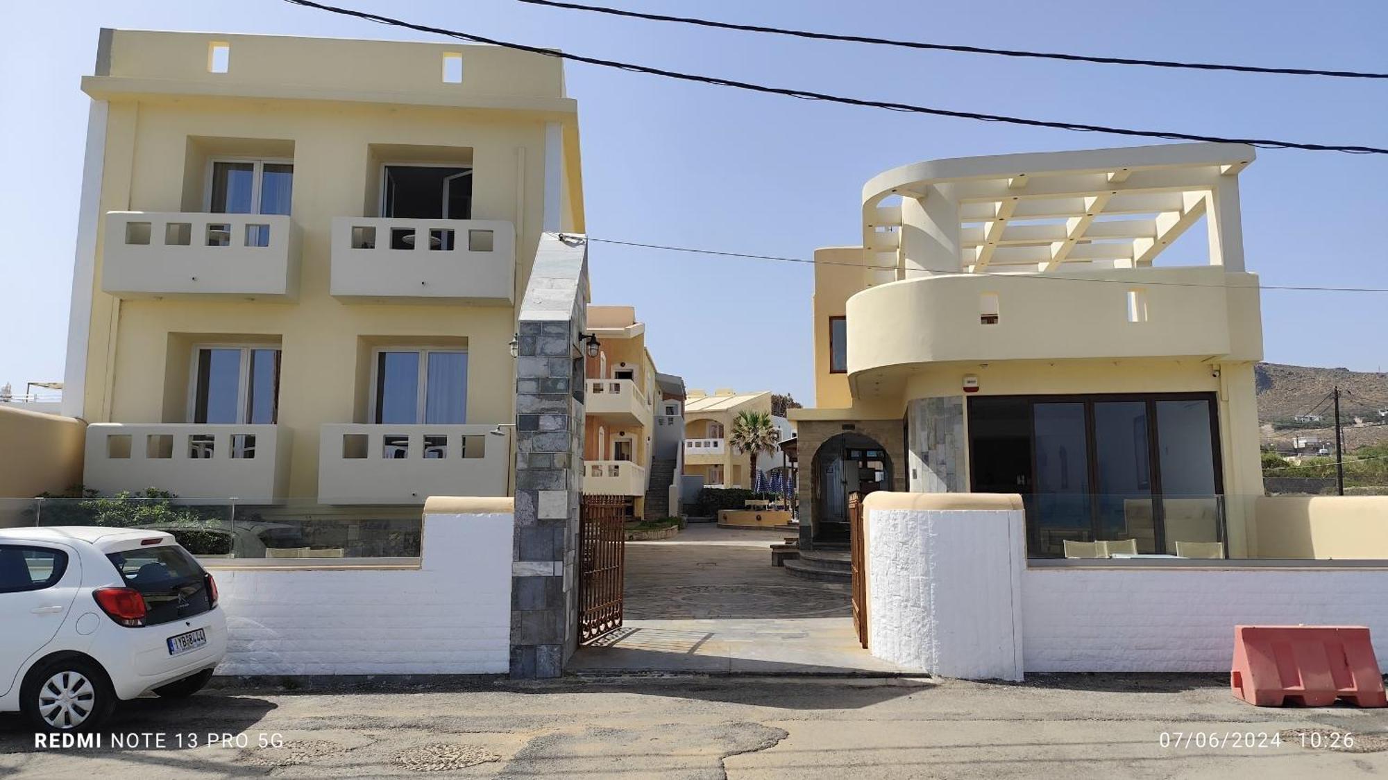 Niros Beachfront Aparthotel Kokkini Hani エクステリア 写真