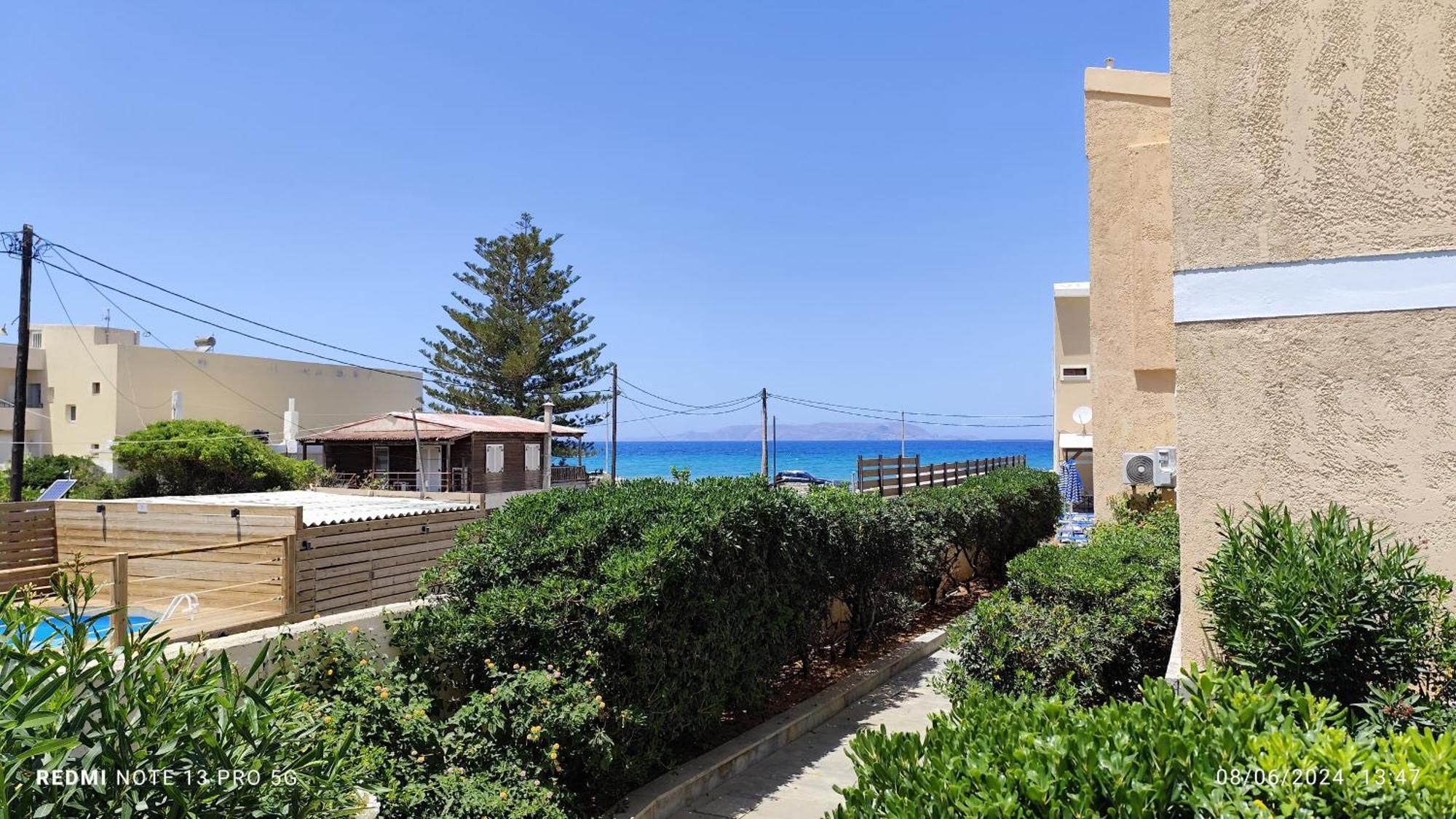 Niros Beachfront Aparthotel Kokkini Hani エクステリア 写真